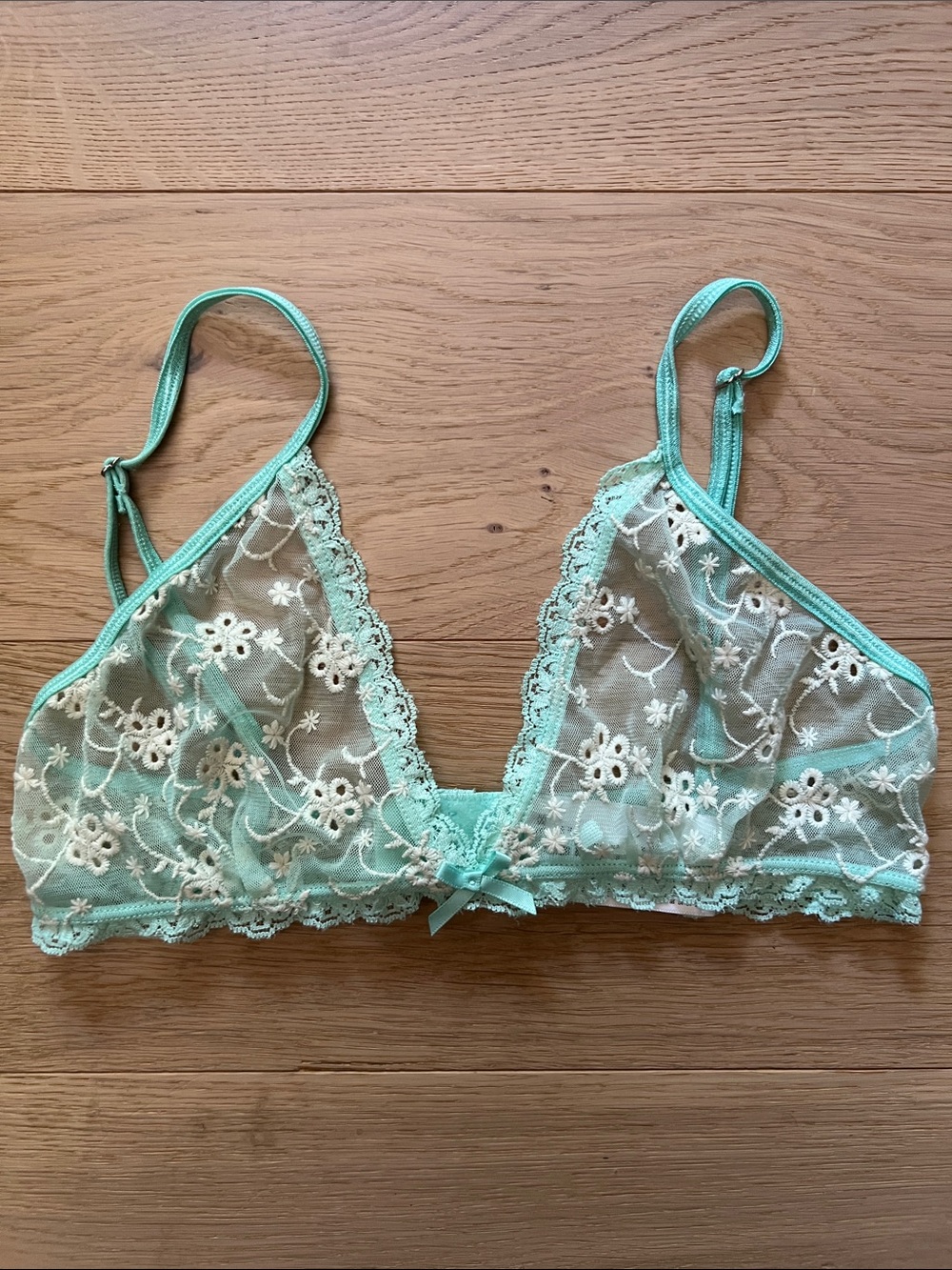 Kimchi Blue Sheer Floral Lace Bralette in Mint